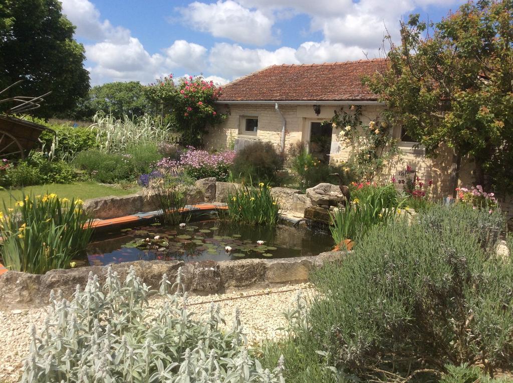 La Petite Maison Crezieres Chambre photo