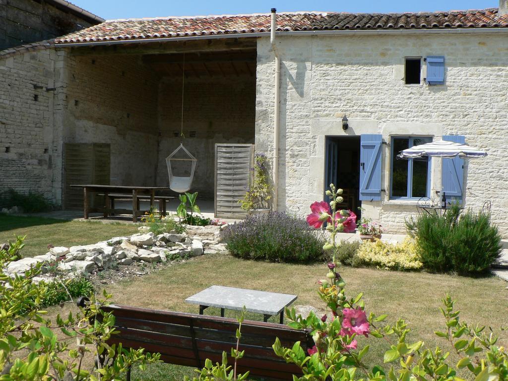 La Petite Maison Crezieres Chambre photo
