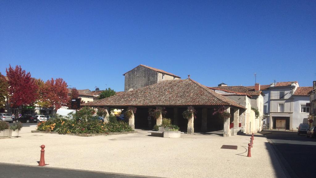 La Petite Maison Crezieres Extérieur photo